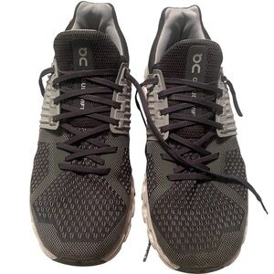 Men’s On Running Cloud Swift Road Running Rock / Slate Athletic Shoes. 10.5